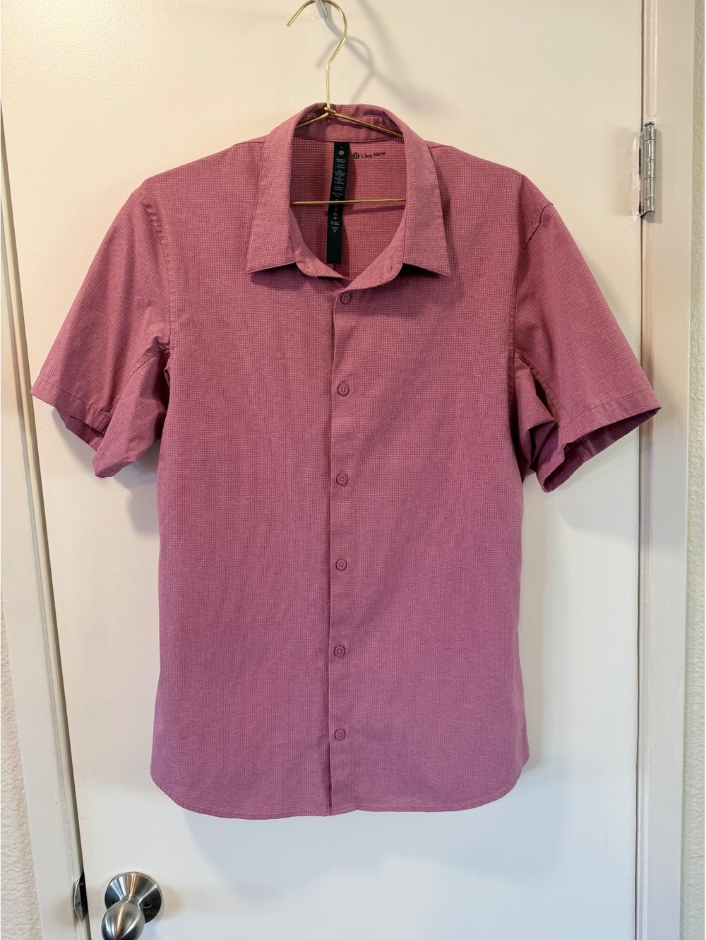 Lululemon Like New Men’s Pink Short Sleeve Button Up Shirt Size Large Stretch